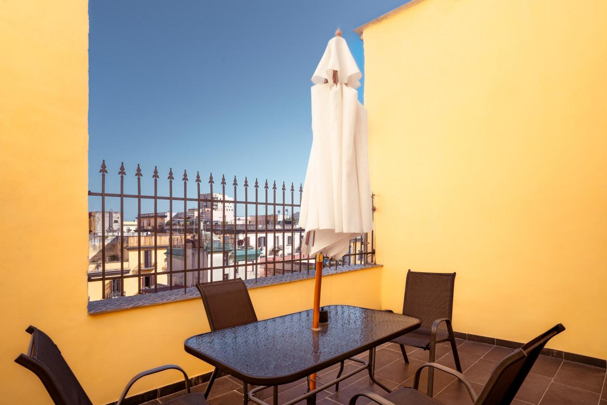 La Bella Luxury And Travel Solution Gasthuis Napels